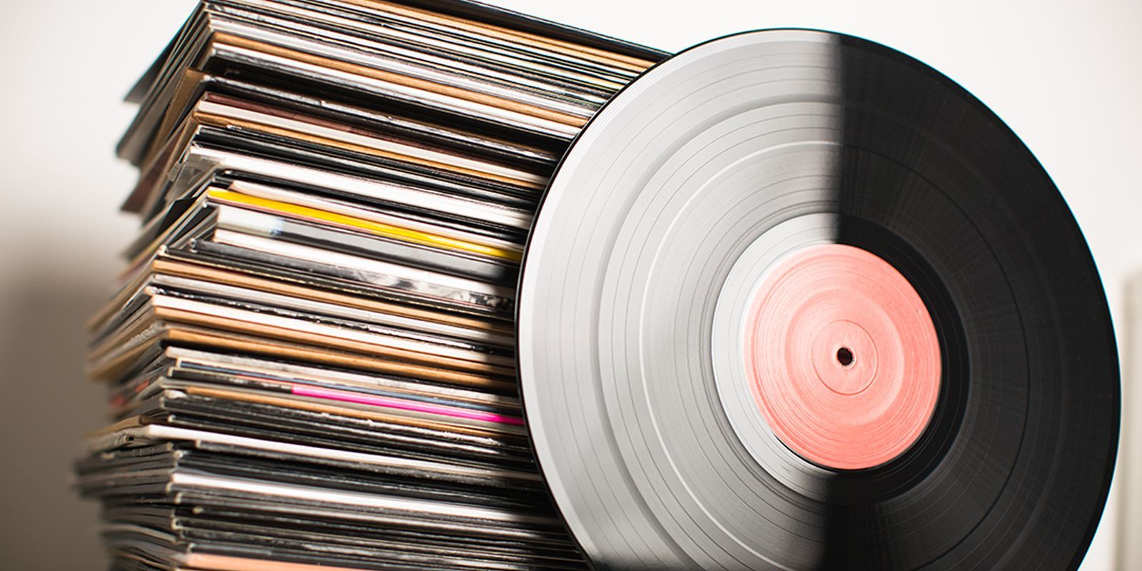 The rise and fall of vinyl records 